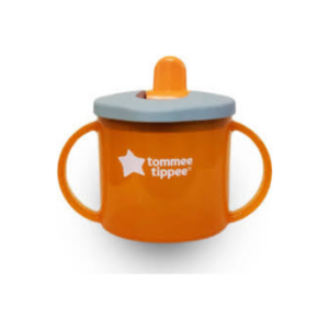 Tommee Tippee First Cup ichish chashkasi 190 ml, buklanadigan jo'mrak va dastalar bilan, 4 oylikdan